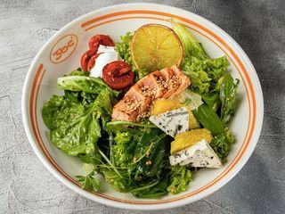 ЗЕЛЕНИЙ САЛАТ З ЛОСОСЕМ (360g)