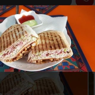 Potchi Viande Hachée , servi avec frite 