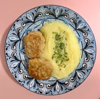 Картопляне пюре з курячими котлетками 260 г