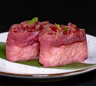 92. Gunkan Rosa De Atún (2 Uds.)