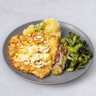 Schab z pieczarkami i serem