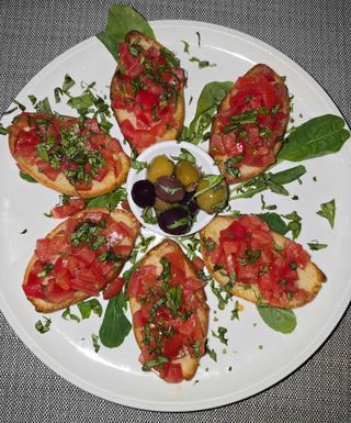 Bruschette sa paradajzom