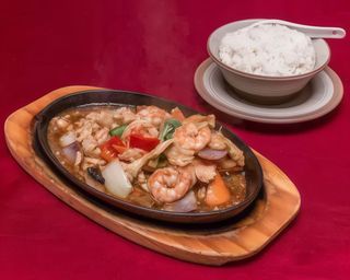 95. Langostino Crujiente Con Chile Y Salsa Agridulce