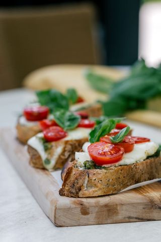 Brusketi a la napolitana