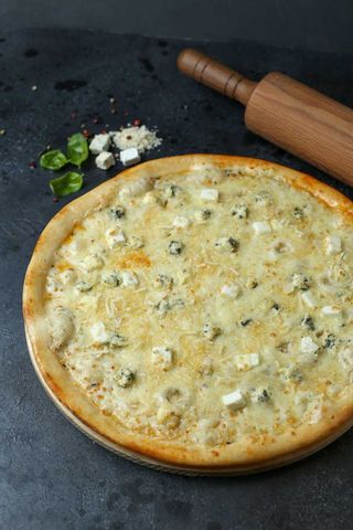 4 ყველი 35 სმ, 8 ნაჭერი