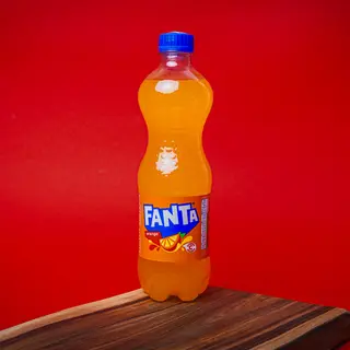 Напій Fanta (0.5л)