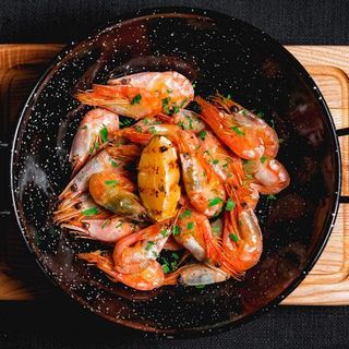 Креветки гренландські, смажені у часниковому соусі (220 г)