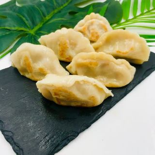 8. Gyoza (6 Uds.)