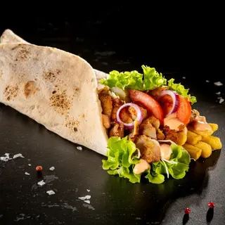 Kebab de pui la lipie
