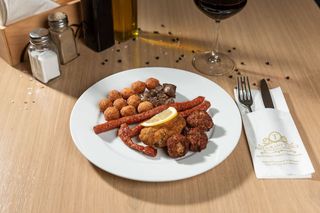 Gustare asortată caldă