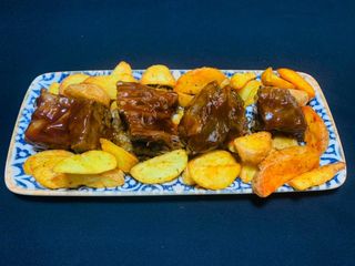 საქონლის ნეკნები ბარბიქიუ სოუსში