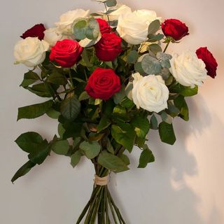 Bouquet Rouge et Blanc avec emballage