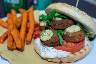 Panino con falafel di ceci