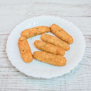 6 palitos de mozzarella + patatas
