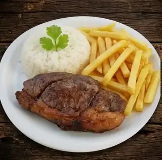 Filé com Arroz e Batatas Fritas
