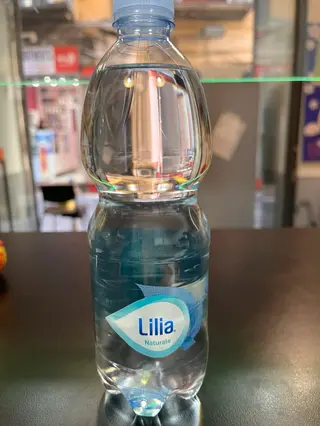 Acqua naturale