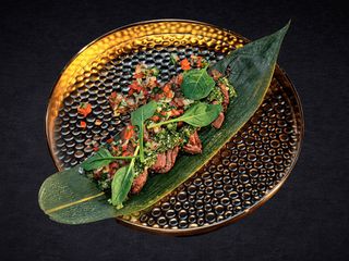 Філе шато з овочевою сальсою та соусом чимічурі (240g)