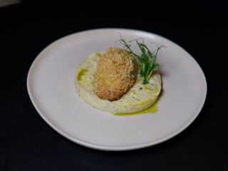 Котлета по-київськи з картопляно-трюфельним пюре (330g)