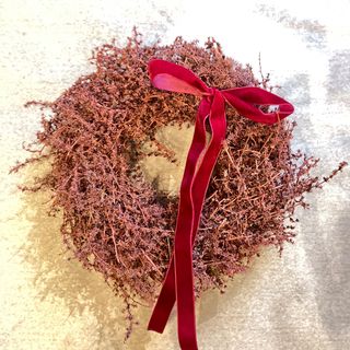 Minimalistyczny wianek z kokardą średni 