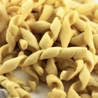 BUSIATE AL PESTO CON BURRATA