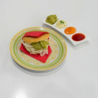 Arepa de reina pepiada