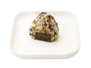 Такана онігірі (110g)