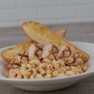 Twisted mac, chicken & cheese