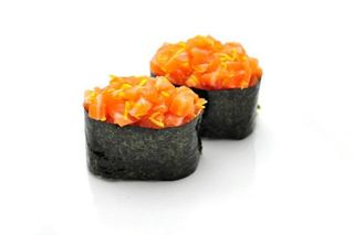 Gunkan Tartare Saumon Epicé Roquette