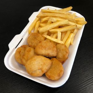 Nuggetsy z frytkami