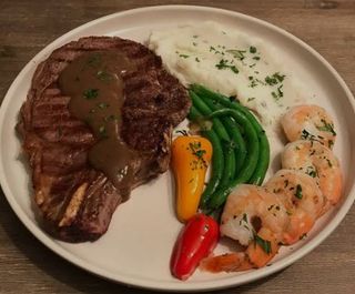 Entrecôte Aux Crevettes À La Truffe