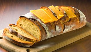 Домашен хляб с кашкавал