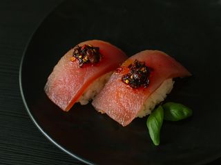 Nigiri z tuńczykiem (85g)
