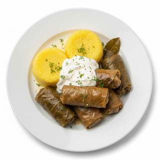 Sarmale cu mamaliguta si smantana