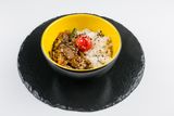 Bowl cu carne de vită legume și orez