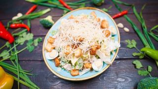 Салат Цезарь с курицей (250г)