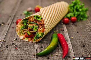 Tortilla z wołowiną/kurczakiem średnia