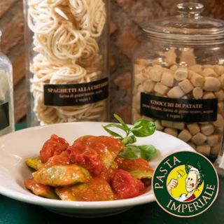 Ravioli di ricotta e spinaci al sugo di pomodoro