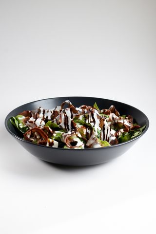 Բաստուրմայով աղցան