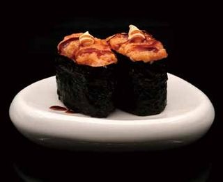 134 Gunkan spicy salmone - 2 pezzi