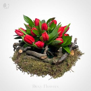 Aranjament floral cu lalele 