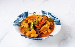 902.- Pollo Con Almendra