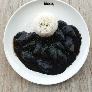 CHIPIRONES EN SU TINTA CON ARROZ