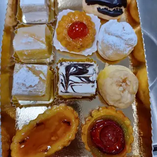 Bandeja De Pasteles Variados (10 Uds.)