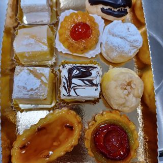 Bandeja De Pasteles Variados (10 Uds.)