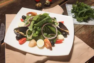 Салат "Шпинат с морепродуктами"