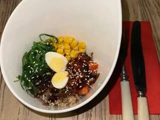 БОУЛ ЗІ СЛАБОСОЛОНИМ ЛОСОСЕМ (160g)