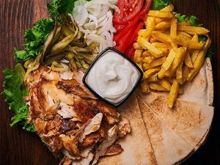 Шаурма на тарілці (куряча)