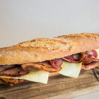 Bocadillo De Bacon Con Huevo Y Queso (Maxi)