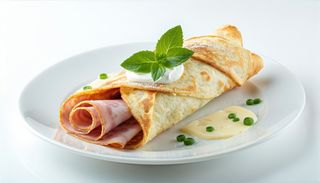 Clatite cu sunca, muschi, smantana  si cascaval