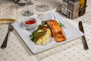 Somon cu biscuiti de spanac